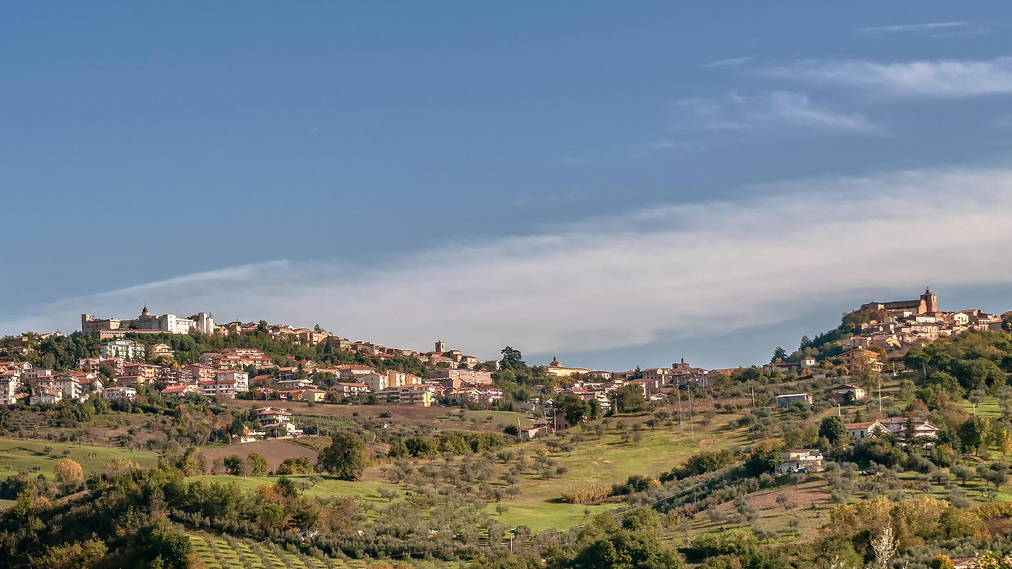 Frantoio Mercurius a Penne incastonato tra le colline Abruzzesi